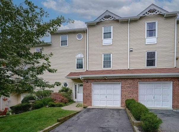 42 Bowfell Ct, Wayne Twp., NJ 07470-2145