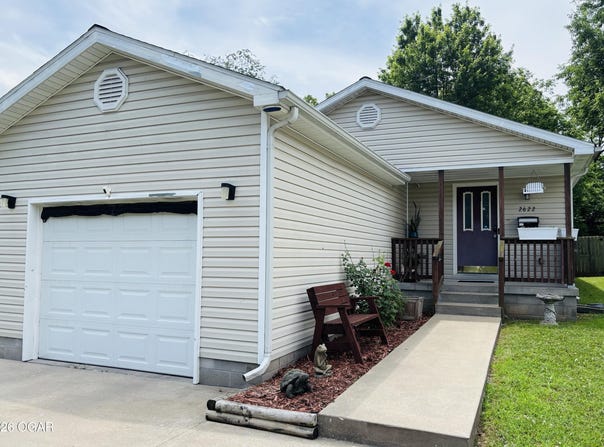 2622 E 5th Street, Joplin, MO 64801