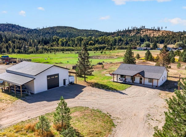 28 Happy'S Ln, Priest River, ID 83856
