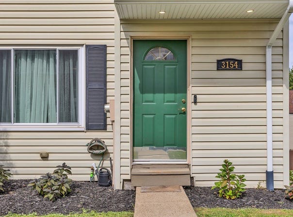 3154 Camberly Dr, Hampton, PA 15044