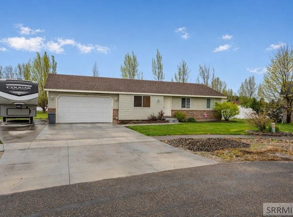 4020 Gateway Circle, Ammon, ID 83406