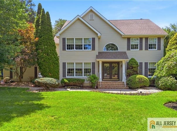 18 Dante Road, Monroe, NJ 08831