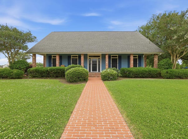 128 E 43rd Place, Cut Off, LA 70345