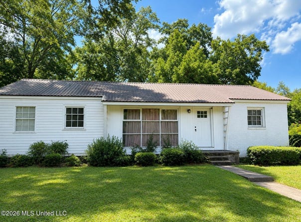 326 SW 2nd Street, Magee, MS 39111