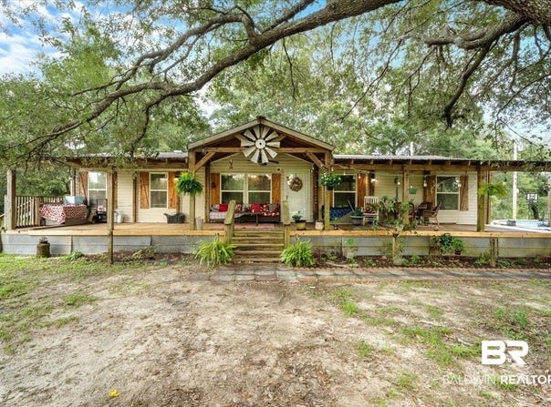 21011 River Road, Robertsdale, AL 36567