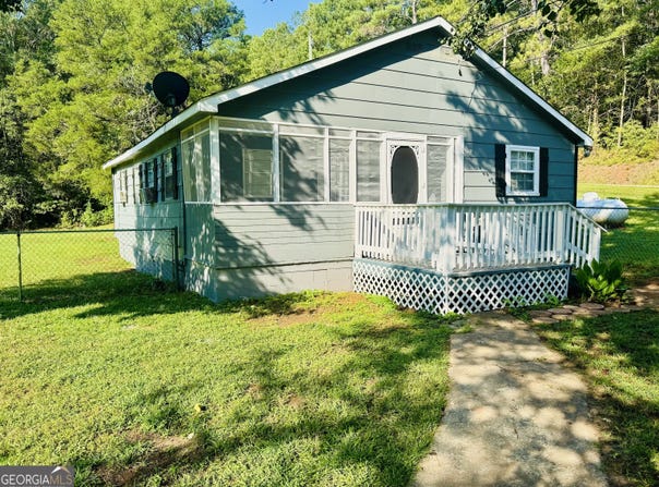 482 E Pine Lake Drive, West Point, GA 31833