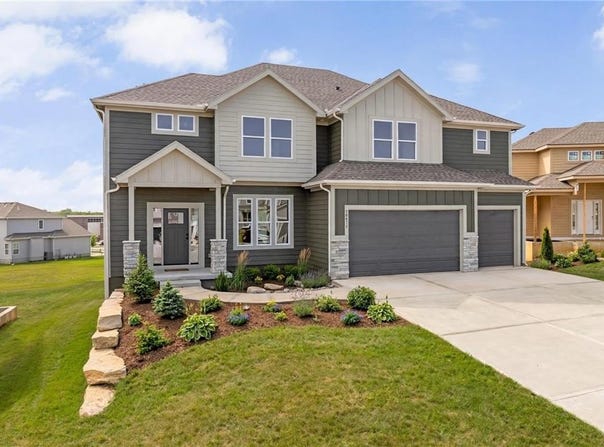19873 W 114th Place, Olathe, KS 66061