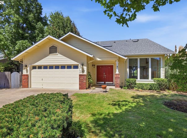367 Lynnbrook Dr, Eugene, OR 97404