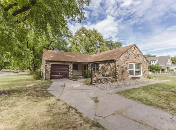430 W 9th, Newton, KS 67114