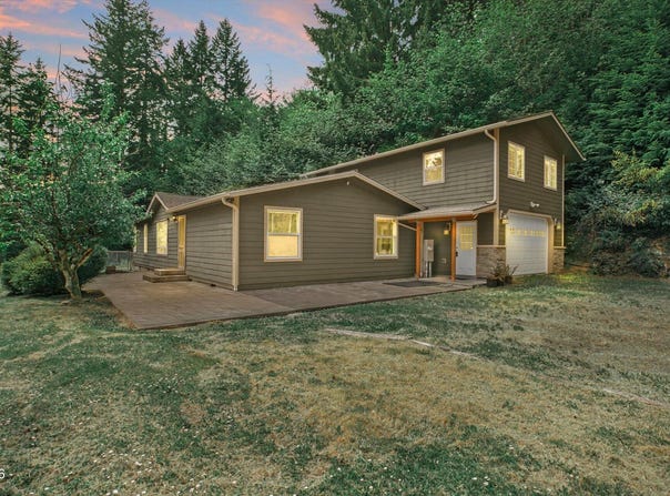 3909 N BAYVIEW RD, Waldport, OR 97394