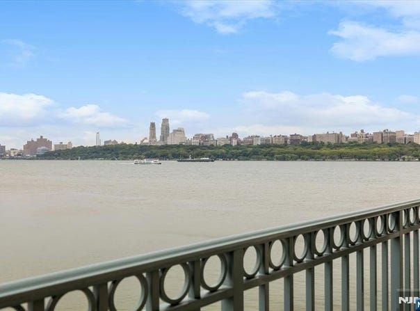 106 The Promenade, Edgewater, NJ 07020