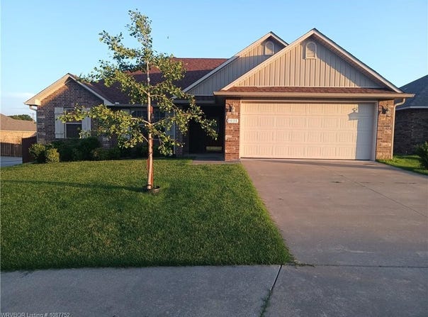 1921 Sitka LN, Barling, AR 72923