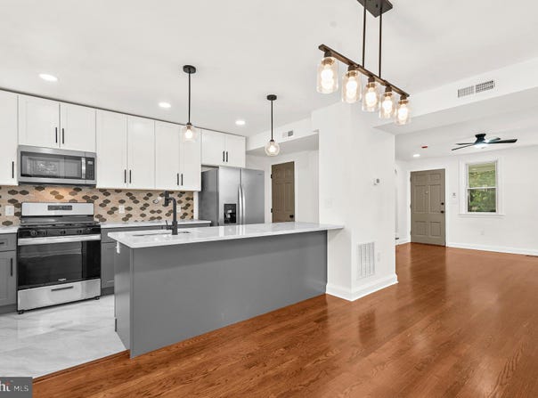 208 BURKE Avenue, BALTIMORE, MD 21286