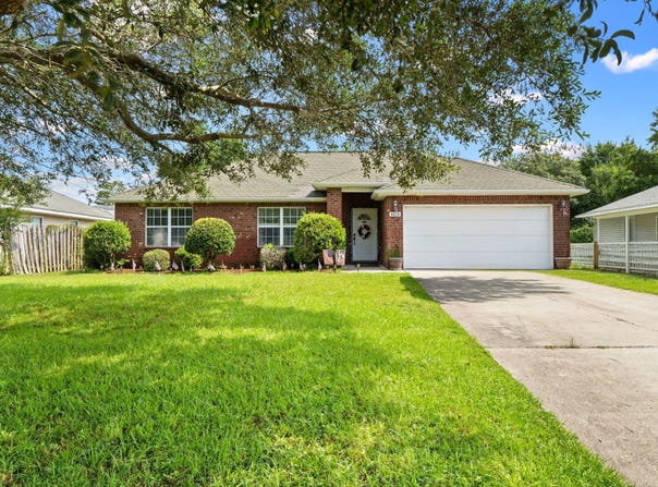 8270 Segura Street, Navarre, FL 32566