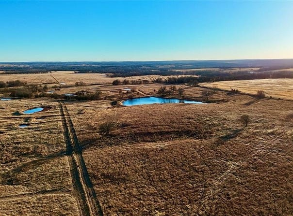 12 Wilshire Drive, McLoud, OK 74851