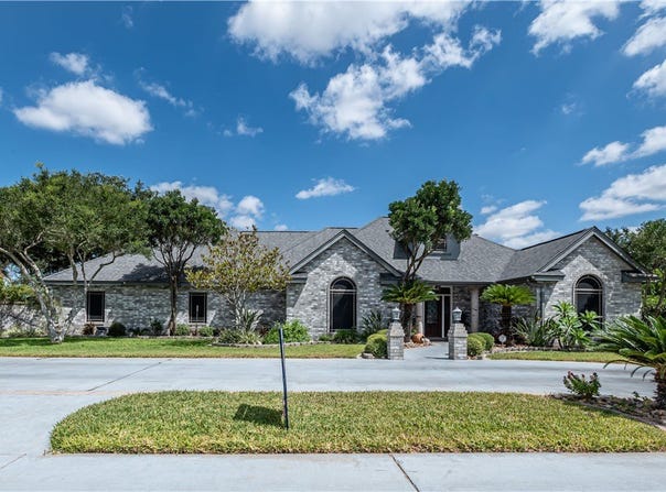 1825 Clarice Avenue, Alice, TX 78332