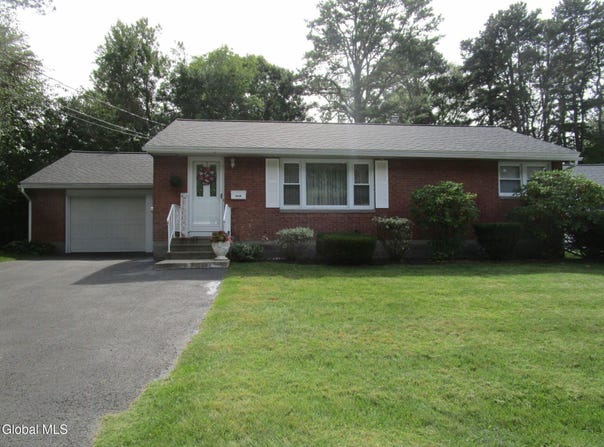 2952 Gibson Street, Schenectady, NY 12304