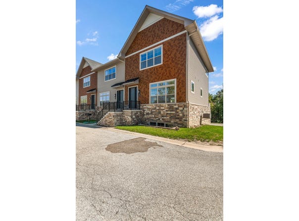 57 Sanctuary Drive, Valparaiso, IN 46385