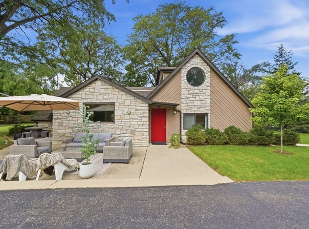 843 Cramer Court, Willowbrook, IL 60527