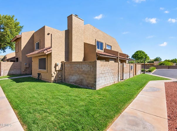 222 W BROWN Road, Mesa, AZ 85201