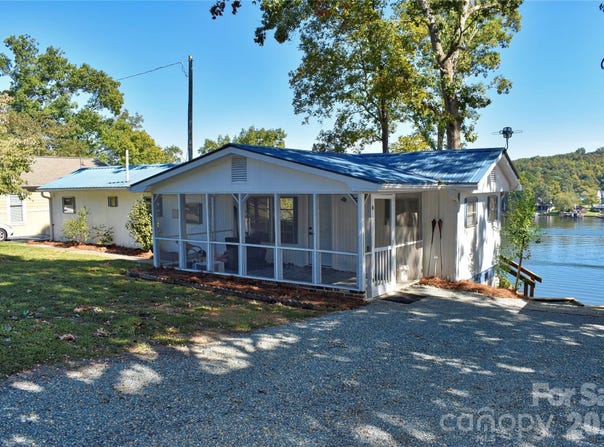 1026 Pinehaven Drive, Badin Lake, NC 28127