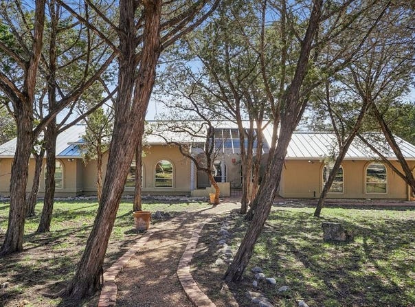 108 Brushy Dr, Hunt, TX 78024