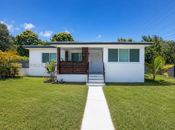1800 NE 154th St, North Miami Beach, FL 33162