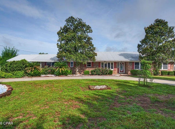 1712 Shamrock Lane, Chipley, FL 32428