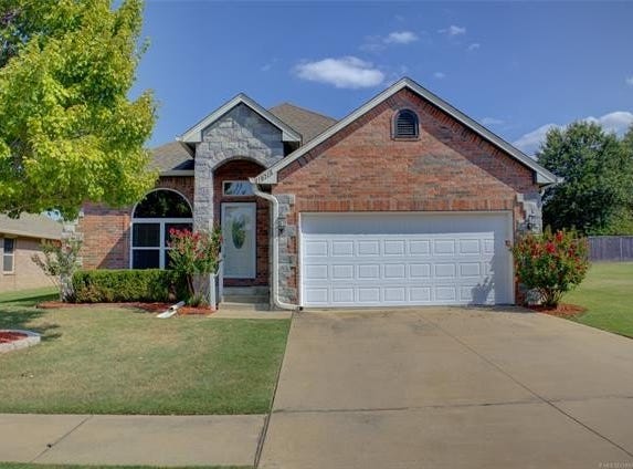 10715 Masters Circle, Jenks, OK 74037