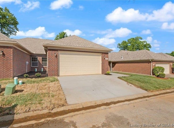 1234 Elizabeth Lane, Jeffersonville, IN 47130