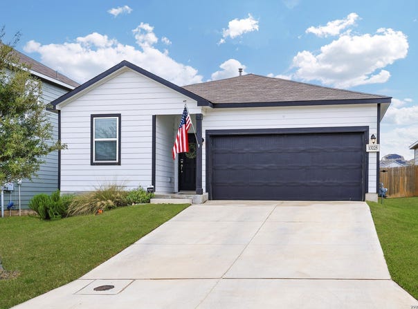 13225 Hagerd Loop, St Hedwig, TX 78152