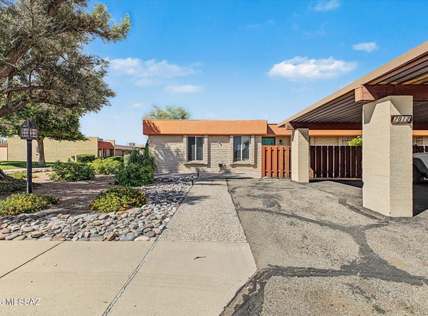 7812 E Kenyon Drive, Tucson, AZ 85710