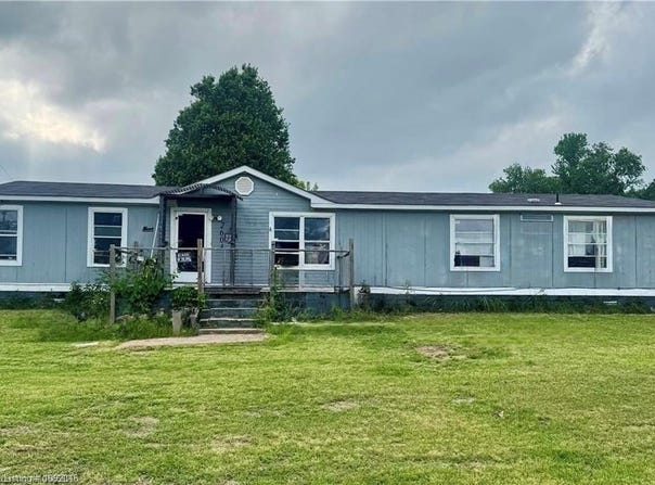 2604 Philadelphia RD, Van Buren, AR 72956