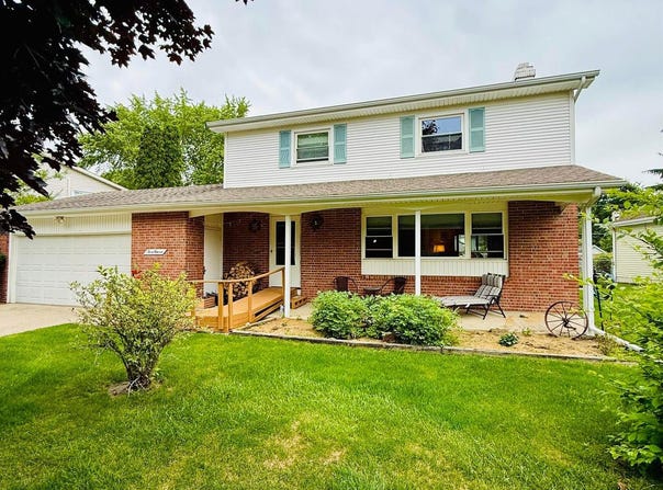 311 Devon Drive, St Louis, MI 48880