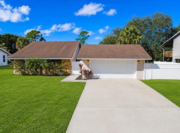 8074 SE River Lane, Stuart, FL 34997