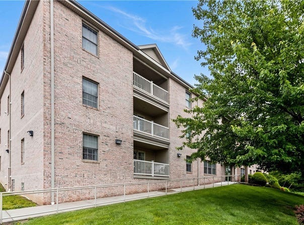 1 Coraopolis Rd, Coraopolis, PA 15108