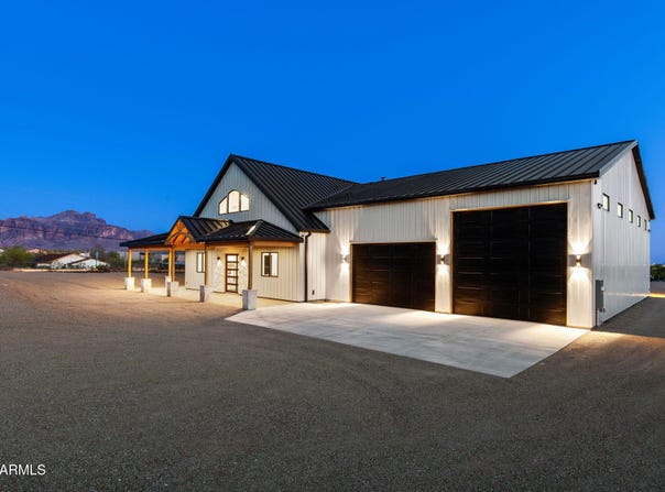 31 W Canyon Street, Apache Junction, AZ 85120