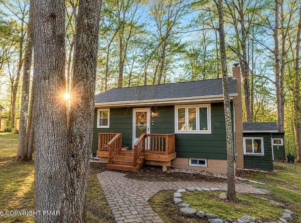 122 First Tafton Road, Tafton, PA 18464