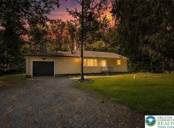 3279 Beech Ridge Drive, Tobyhanna Twp, PA 18346