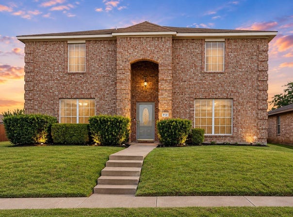 717 Eldorado Drive, DeSoto, TX 75115