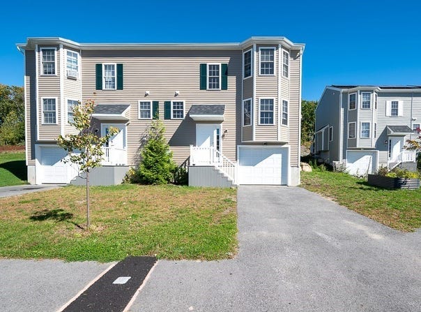 7 Snowberry Cir, Worcester, MA 01607