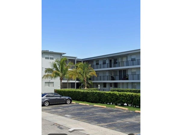 1100 NE 1st Court, Hallandale Beach, FL 33009