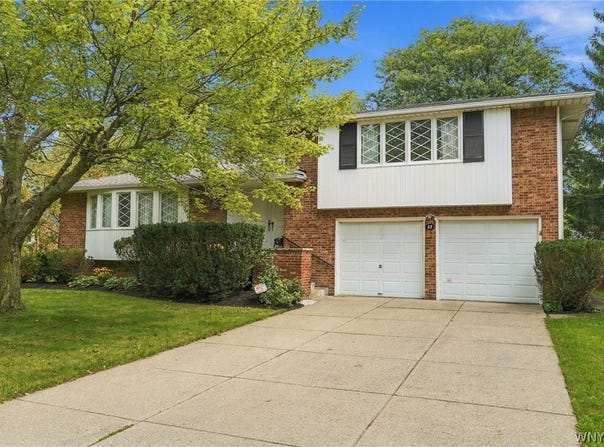 87 Surrey Run, Buffalo, NY 14221