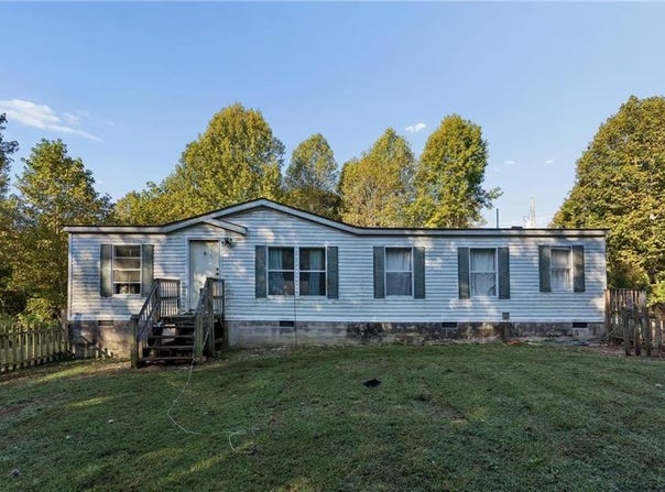 193 Whistlers Lane, Mattaponi, VA 23110