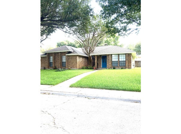 509 WISTERGLEN Drive, DeSoto, TX 75115