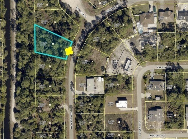 608 Wabasso Avenue S, Lehigh Acres, FL 33974