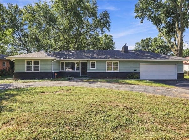 3320 Blue Ridge Boulevard, Independence, MO 64052