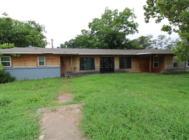 17 Macarthur Drive, Denison, TX 75020