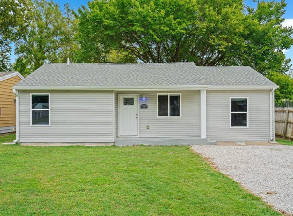2320 S Kickapoo Avenue, Springfield, MO 65804