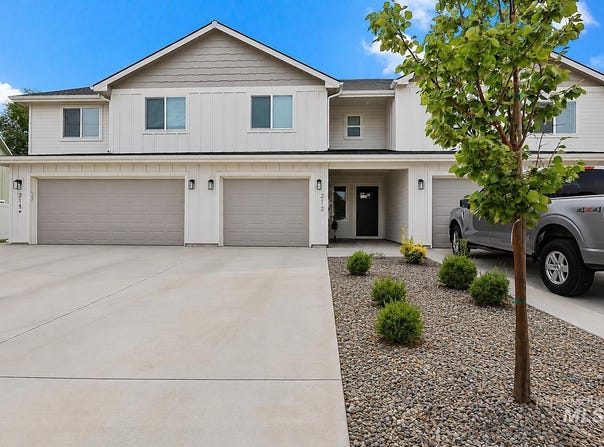 212 3rd St, Fruitland, ID 83619